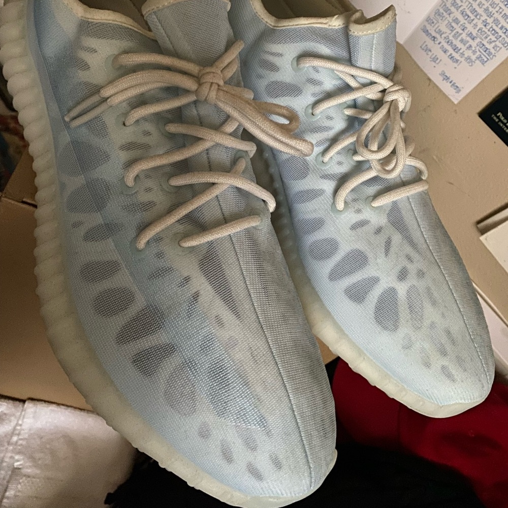 Yeezy Boost 350 V2 “mono ice”